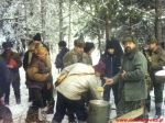 Po zakończeniu polowania w uroczysku Krasne Groble, wspólny obiad wydany na cześć byłego premiera Włodzimierza Cimoszewicza. Bigos wydaje ceniony leśniczy Jerzy Pańkowski, członek tutejszego Koła. Rok 1988