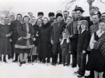 Od lewej: Grygorowicz Julian, Grygorowicz Julia, Kowalewska, ?, Kisła, ?, Szymaniuk Olga, ?, Szymaniuk Józef, ?, ?, ?, ?, ?, ?, ?, ?, Waśko Fiedzia, ?, ?, ?, ?, ?, Zasim Michał, ?